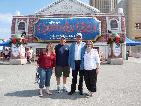 the-disneyland-team-and-bob-gault-583×437