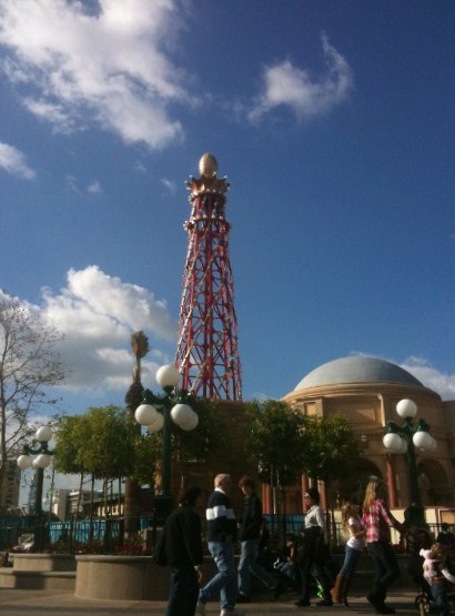 New Landmark - the Paradise Pier Buoy - designed with seating for World of Color in mind.