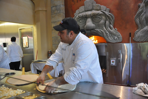 Via_Napoli_pizza_maker