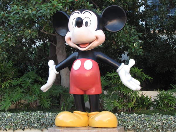 In 1999, the Disneyland Hotel property began a major renovation as part of 