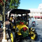 Gems - DL Holidays Main Street Car (400x600)