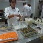 DL Holiday Treats - Snowmen - decorating