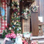 DL Rustic Holiday Decor - Wreaths and decor