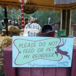 DL - Reindeer No Feeding Sign
