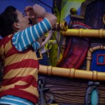 DL Disney Junior Casey helps look