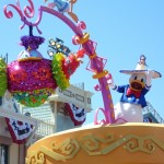 DL Mickey's Soundsational Parade Donald's Pinata