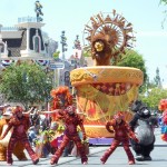 DL Mickey's Soundsational Parade Lion King