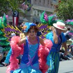 DL Mickey's Soundsational Parade Flappers