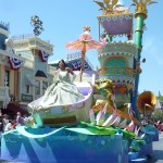 DL Mickey's Soundsational Parade Tiana's Showboat