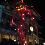 DL Haunted Mansion Holiday Night Scarecrow (450x600) (400x533)