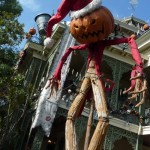 Scarecrows guard the Mansion