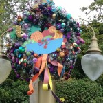 DL Small World Holiday Wreaths Tropical Fruit