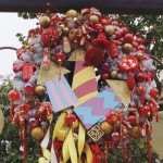 DL Small World Holiday Chinese Wreath