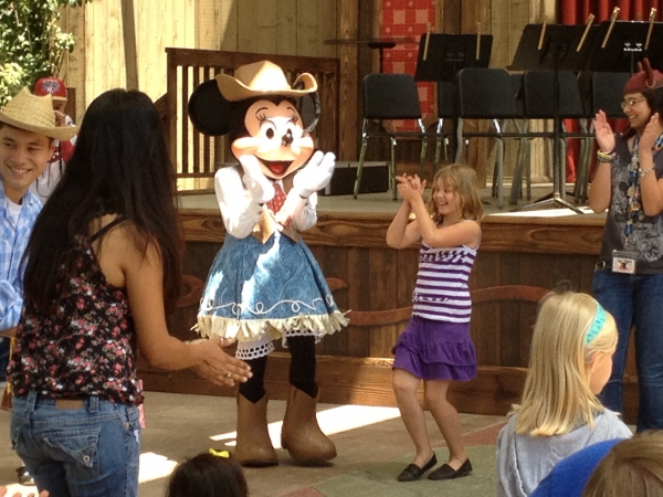 DL Big Thunder Jamboree Minnie