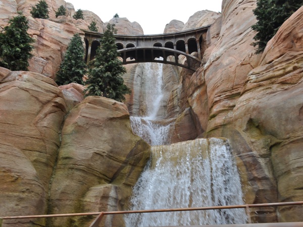 DL DCA Cars Land Sally Bridge