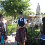 Disneyland_WaltsFootsteps_pettree